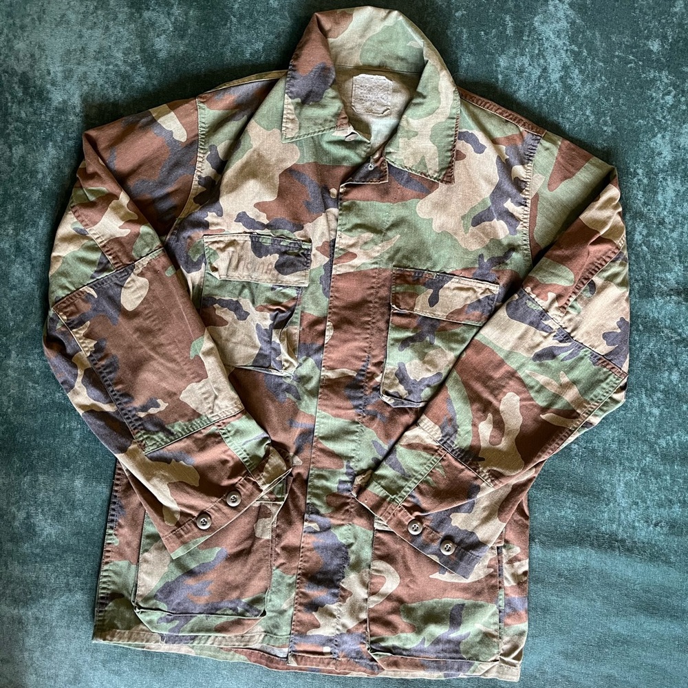 US ARMY Woodland Camo Field Jacket‎ Mens Size Medium /Long Military Lightweight
